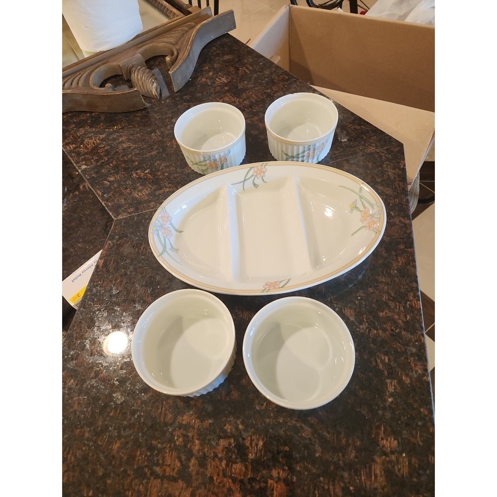 Ceramic Oval Shaped Platter With 4 Bowls Made In Japan 1921-1941